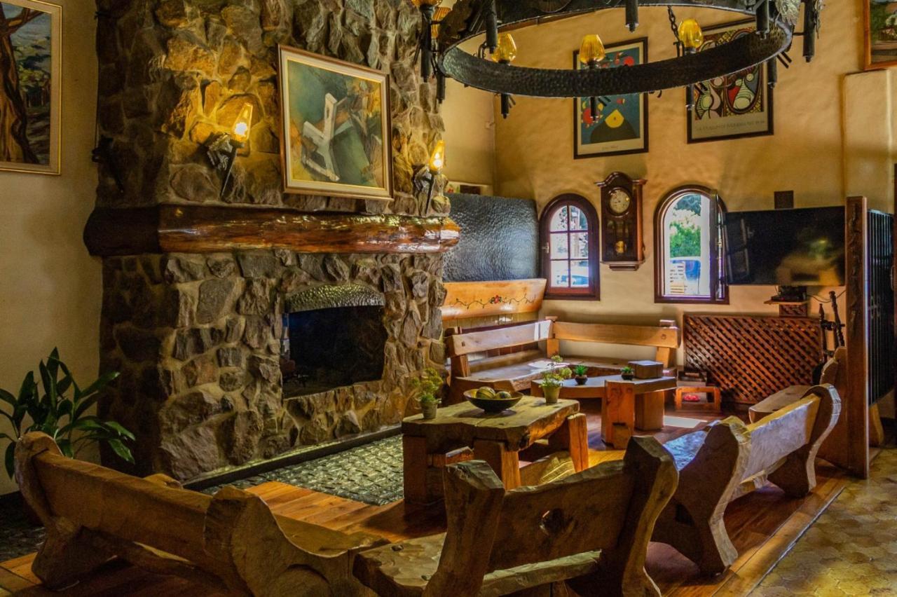 Hosteria La Posta Del Cazador Сан-Мартин-де-лос-Андес Экстерьер фото