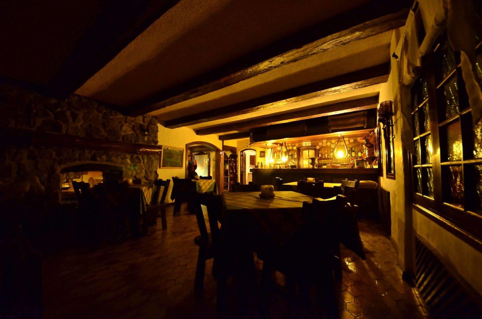 Hosteria La Posta Del Cazador Сан-Мартин-де-лос-Андес Экстерьер фото